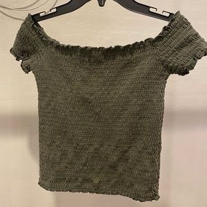 🚩 3 for $18 Hollister Smocked Crop top